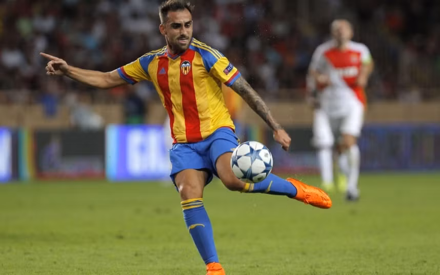 Paco Alcacer là một cầu thủ đã thể hiện được phẩm chất của mình trong màu áo của CLB Valencia. Anh được xem là một trong những niềm hy vọng lớn nhất của CLB này tại UEFA Champions League 2015/2016. Màn trình diễn của Paco Alcacer có thể ảnh hưởng rất nhiều đến việc CLB Valencia có thể tiến sâu vào vòng trong của giải đấu danh giá nhất châu Âu này.