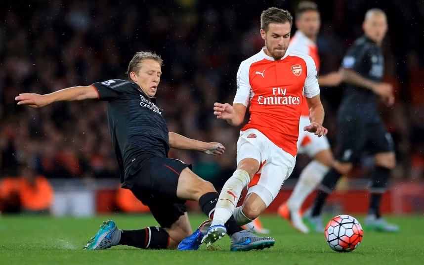 Aaron Ramsey là một tiền vệ tài hoa của Arsenal. Nhưng những chấn thương đã cản trở màn thể hiện của tiền vệ này. UEFA Champions League 2015/2016 đang hy vọng sẽ là sân khấu để Aaron Ramsey trình diễn những kĩ năng của mình.