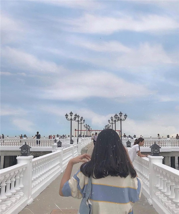 Đặt chân đến đây nhìn từ con đường phía xa thôi là đảm bảo cả hội con dân mê du lịch sẽ phải thốt lên "sao mà đẹp giống mấy khung cảnh châu Âu đến thế nhỉ"?