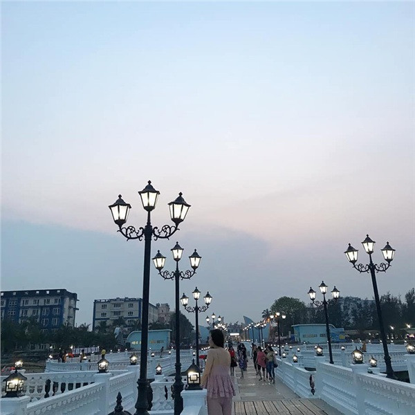 Tuy mới mở được một thời gian ngắn nhưng châu Âu thu nhỏ ở Thanh Hóa đã thu hút rất nhiều du khách đặc biệt các bạn trẻ đến tham quan, check-in và nhận được nhiều phản hồi tích cực.