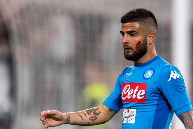 Ngôi sao của Napoli, Lorenzo Insigne đã được liên kết bằng động thái chuyển nhượng với Liverpool vào tháng Giêng.