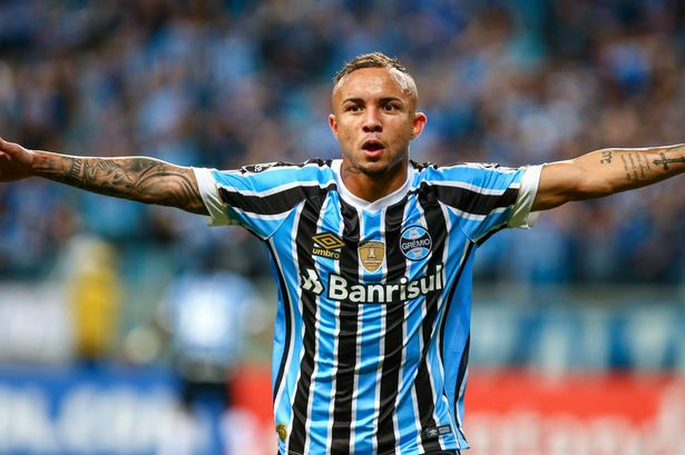 Everton Soares đã lên tiếng về tương lai và nó thuộc về MU với cái giá là 30 triệu euro.