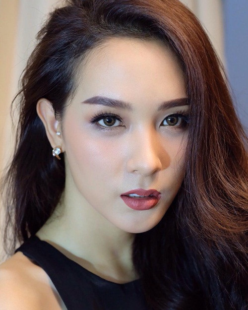 Tổng giá trị giải thưởng cho người chiến thắng là 1,5 triệu bath. Cô cũng đại diện cho Thái Lan tại cuộc thi Miss International Queen (Hoa hậu chuyển giới quốc tế).