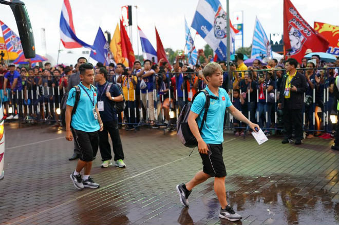 Anh Duc no sung, DTQG Viet Nam khien Thai Lan om han o phut cuoi-Hinh-51