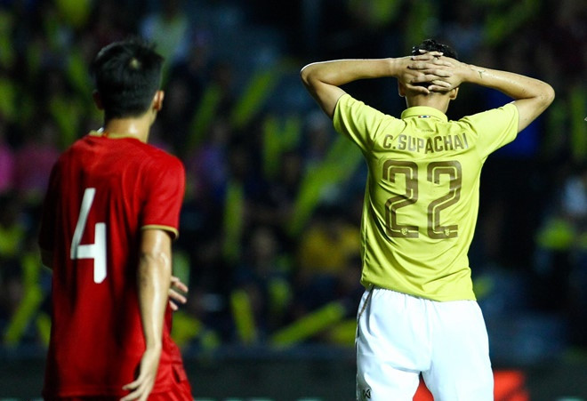 Anh Duc no sung, DTQG Viet Nam khien Thai Lan om han o phut cuoi-Hinh-44