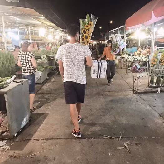 Hot boy U23 VN khoe anh hon tay nguoi tinh bi mat