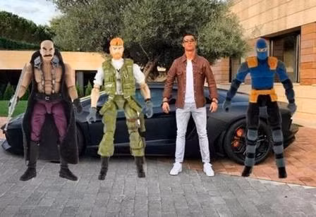 Bộ tứ siêu đẳng trong đó Cris Ronaldo là nhân vật chính cũng được rất nhiều thành viên mạng chia sẻ trên trang cá nhân của mình.