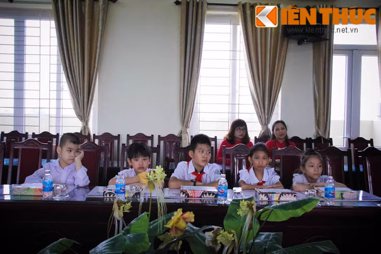 Hinh anh Khai giang Nam hoc moi an tuong o Tieu hoc Nghia Tan-Hinh-12