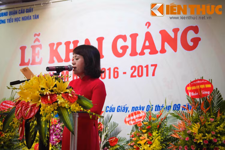 Hinh anh Khai giang Nam hoc moi an tuong o Tieu hoc Nghia Tan-Hinh-4