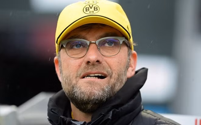 Jurgen Klopp là HLV hưởng lương cao thứ hai tại Bundesliga chỉ sau Pep Guardiola của Bayern Munich. Hàng năm, Dortmund trả cho vị HLV này số tiền là 5,3 triệu bảng.