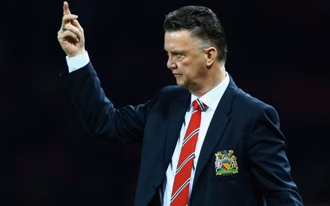 Mặc dù chưa tạo được dấu ấn riêng ở MU trong năm đầu tiên của mình nhưng HLV Luis Van Gaal vẫn đứng thứ 5 trong danh sách HLV có mức lương cao nhất thế giới: 7,3 triệu bảng.