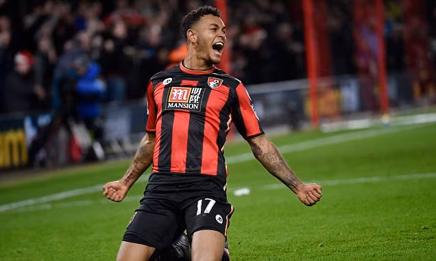 Solskjaer muốn tăng cường sức mạnh hàng công bằng Josh King. Solskjaer từng làm việc với King thời còn dẫn dắt đội trẻ của M.U. Rời học viện đào tạo của Quỷ đỏ, King cho thấy sự tiến bộ vượt bậc. Anh hiện là nhân tố chủ chốt trong đội hình của Bournemouth.