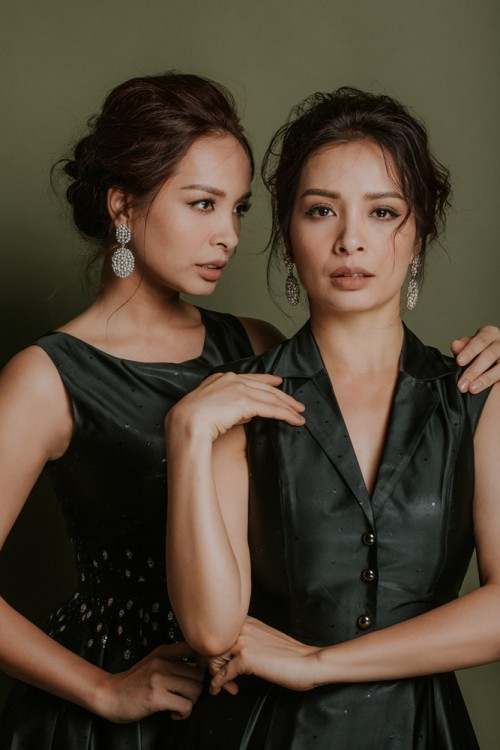 Thúy Hằng và Thúy Hạnh là cặp đôi mẫu song sinh quen thuộc và được mến mộ trong giới thời trang từ thập niên 1990 bởi vẻ đẹp rạng rỡ, góc cạnh và đầy cá tính. Vẻ đẹp của cặp chị em song sinh tỏa sáng như một hiện tượng lạ, đã làm thay đổi chuẩn mực về cái đẹp trong làng người mẫu lúc bấy giờ. Tên tuổi của họ xuất hiện tràn ngập trên nhiều trang báo, trở thành cặp đôi ấn tượng ở hầu hết các show trình diễn thời trang trong nước.