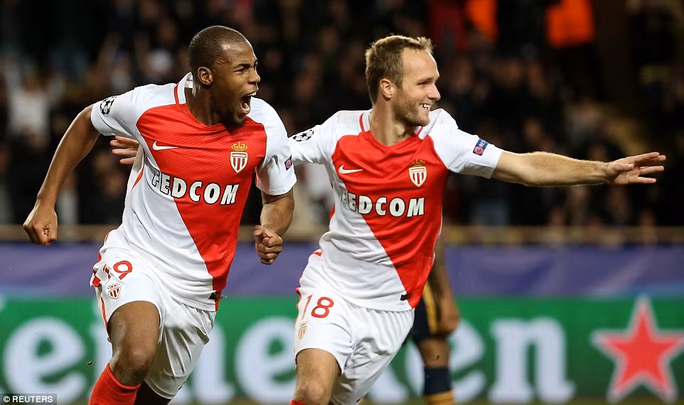 Chelsea chiêu mộ bộ đôi Monaco: Tờ Telegraph khẳng định Chelsea muốn đưa bộ đôi hậu vệ cánh Djbril Sidibe và Thomas Lenmar của AS Monaco về Stamford Bridge để cạnh tranh cùng Marcos Alonso. Ảnh: Reuter.