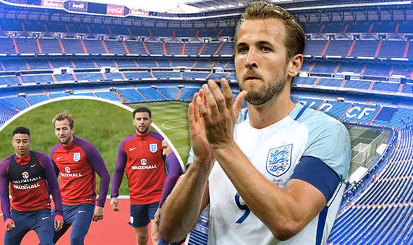 Harry Kane bóng gió chuyển sang Real trong tương lai: Dù vẫn cảm thấy hạnh phúc ở Tottenham, nhưng lần đầu tiên Harry Kane thừa nhận, anh có thể gia nhập đội bóng Hoàng gia Real Madrid ở thì tương lai. Giao kèo hiện tại giữa Kane và Spurs còn thời hạn đến năm 2022. Trong bối cảnh cả Benzema và Ronaldo đang sắp bước sang bên kia sườn dốc sự nghiệp, Real Madrid sẵn sàng chi 177 triệu bảng để đón Harry Kane về Bernabeu.