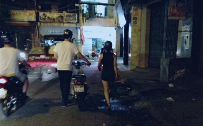 Nhiều cô gái còn sẵn sàng đi bộ cùng người yêu khi xe gặp sự cố.