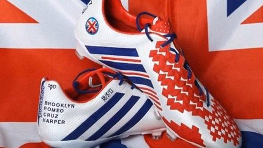 Đôi giày Adidas Predator là "vũ khí" được siêu sao bóng đá David Beckham mang trước khi giải nghệ cách đây 4 năm. Đôi giày này được chính Beckham lựa chọn với tên các con của mình gồm Brooklyn, Romeo, Cruz và Harper. Giày có thêu màu cờ sắc áo của Anh Quốc, ngày Beckham thi đấu trận cuối cùng 18/5/2013 cùng với các số áo huyền thoại của anh đã từng mặc qua: 7, 23 và 32.