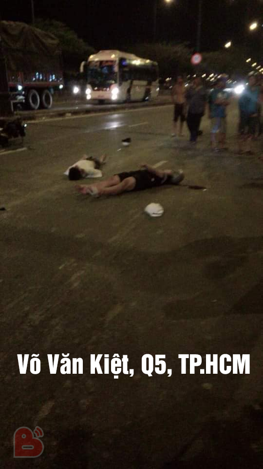 Các vụ tai nạn trên theo dân mạng cũng đến từ những bạn trẻ sau khi xem bóng đá đã uống rượu, bia nhưng vẫn điều khiển các phương tiện để ra đường để ăn mừng.