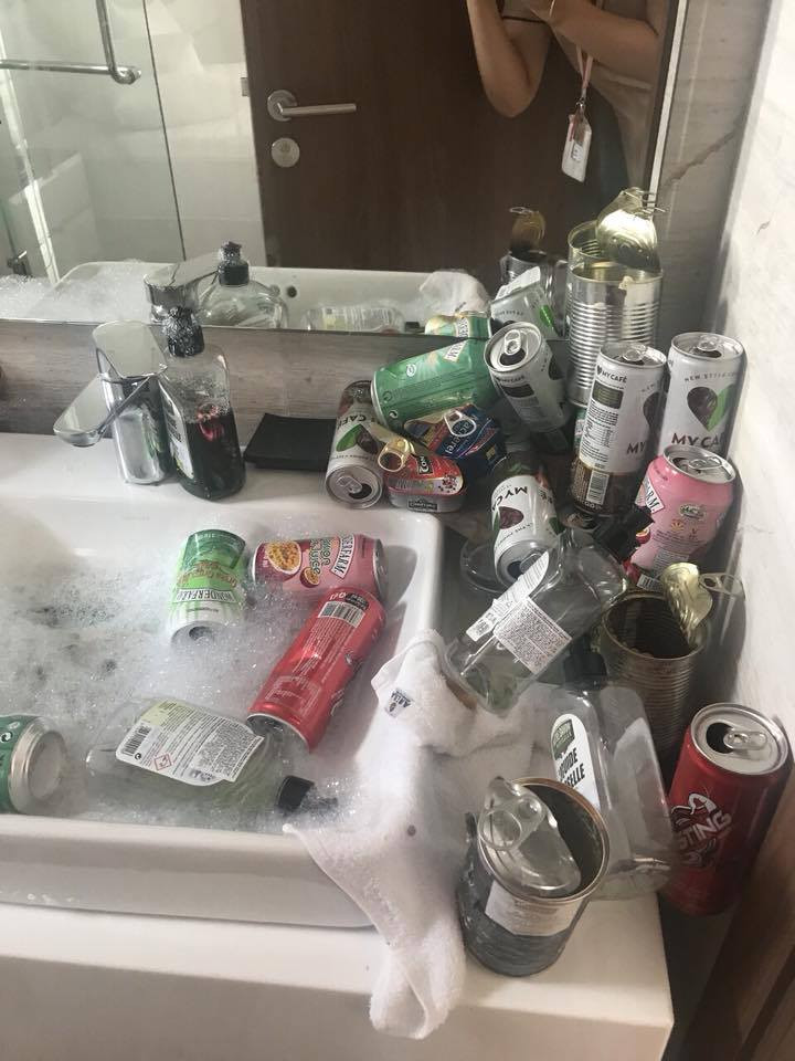 CDM 'keu um” voi nhung vi khach vao khach san de boi ban