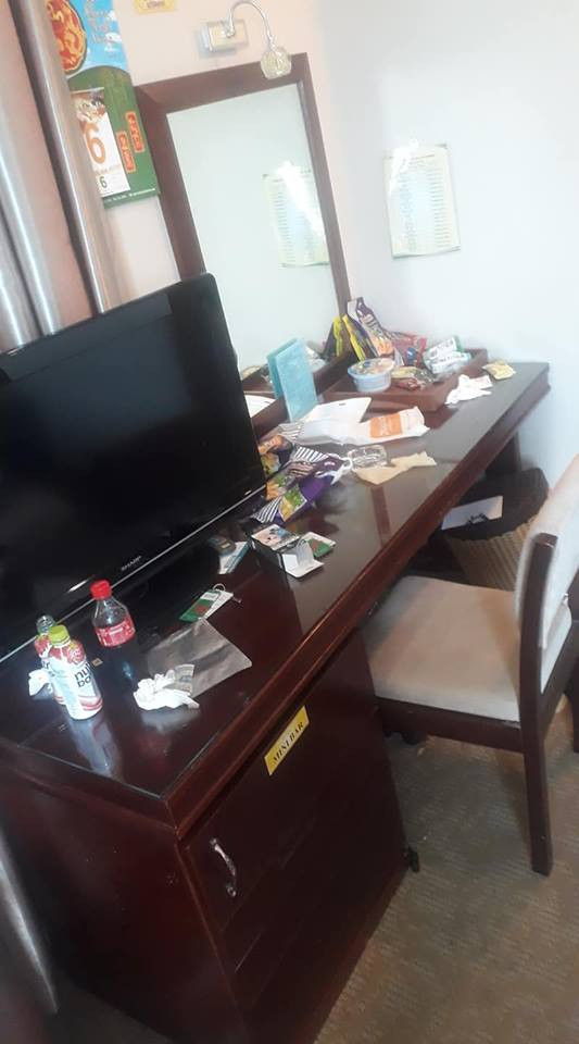 Thậm chí nhiều người còn cho rằng, miễn là không để hỏng hóc thiết bị và đồ dùng trong phòng là được.