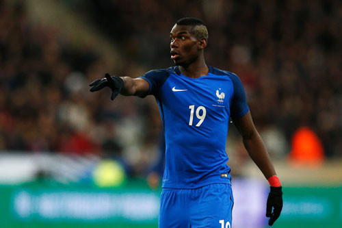 Paul Pogba là ngôi sao mai được nhiều NHM không chỉ của chủ nhà Pháp mà còn trên thế giới kỳ vọng sẽ tỏa sáng tại Euro 2016. Sở hữu sự năng nổ cùng kỹ thuật cá nhân tốt, cầu thủ của CLB Juventus đã thể hiện được mình tại các giải đấu tại châu Âu. Ảnh trong bài: Goal.com.