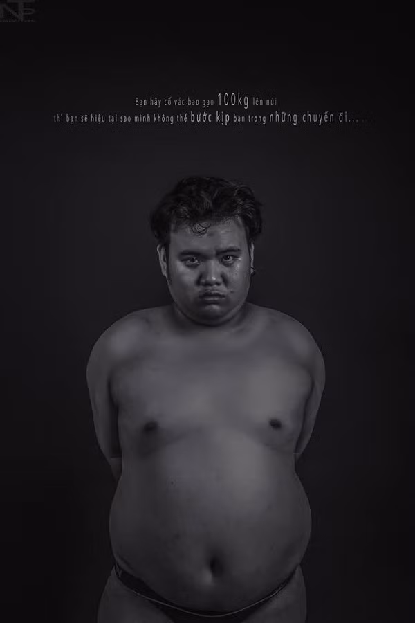 Sau khi đã chọn xong được nhân vật ưng ý, vấn đề khó khăn tiếp theo với Na Tao lại là địa điểm chụp và góc chụp sao để lột tả hết sức chân thật được từng đường cong và chiếc bụng bia của mẫu ảnh.