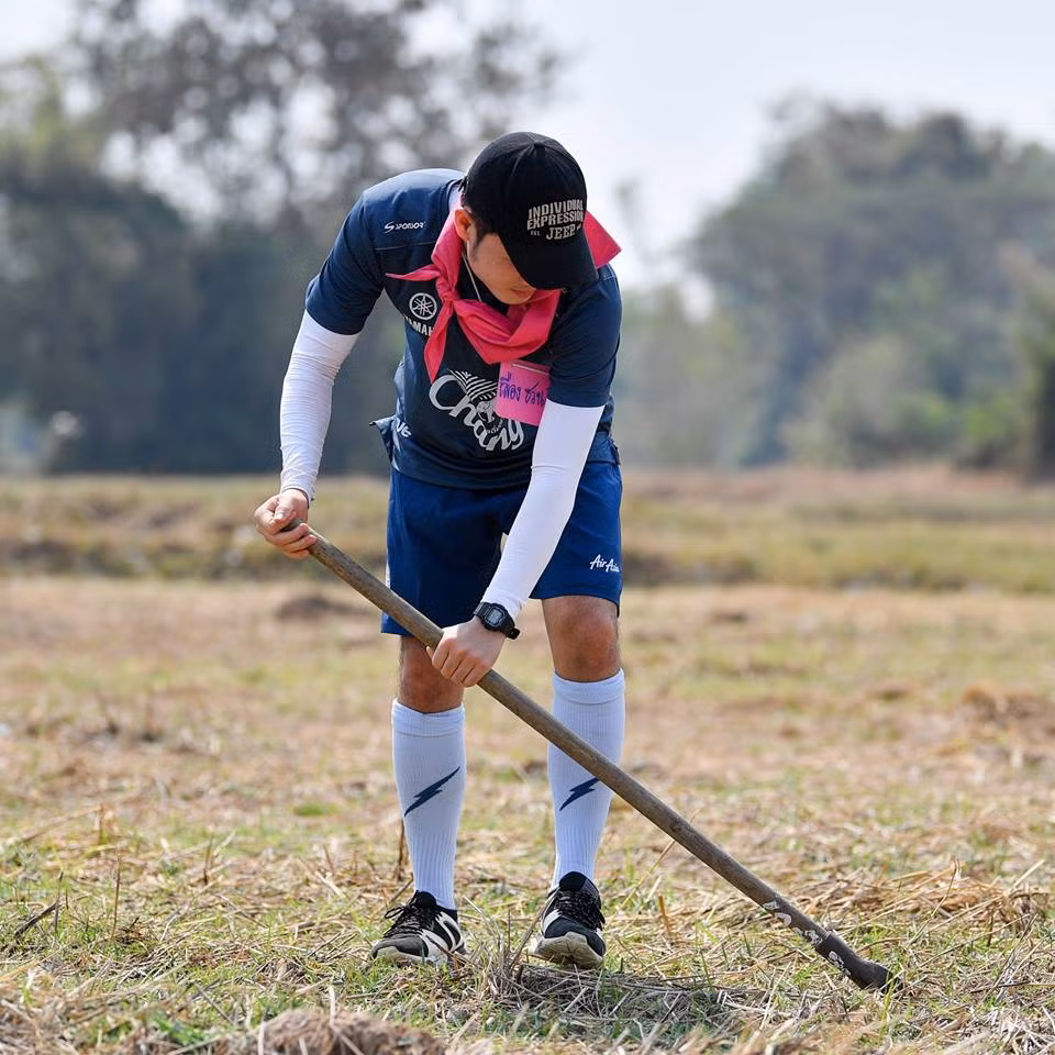 Lo anh Xuan Truong bat ca, gia cua khien fangirl tan chay