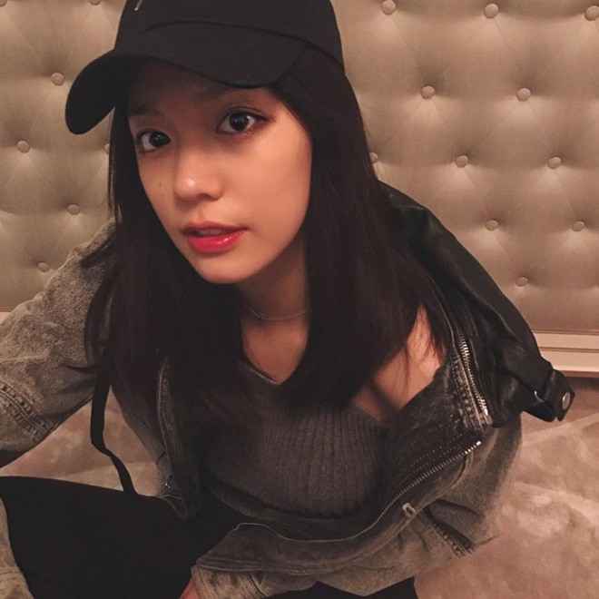 Qi Meihe là ái nữ nhà tỷ phú Trung Quốc Qi Jianhong: Chủ tịch Tập đoàn chuyên phân phối xe hơi hạng sang duy nhất ở Đại lục - Sparkle Roll Group Limited.