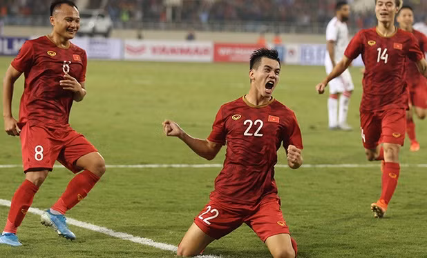 Với bàn thắng vừa có được Tiến Linh đã có 2 lần lập công cho đội tuyển Việt Nam tại vòng loại World Cup 2022 khu vực châu Á. Trước đó, tiền đạo này là người xé lưới Indonesia cách đây 1 tháng.