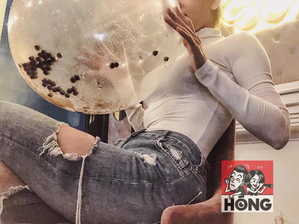 Thổi bóng cũng phải có trân châu đen mới chịu.