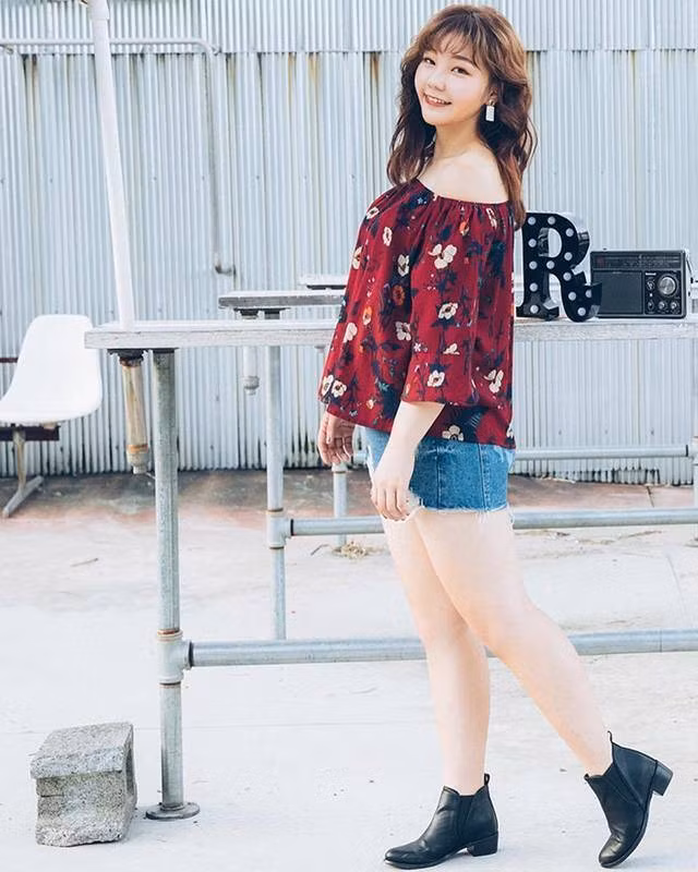 Nhìn nhiều cô gái gầy tong teo thôi đã cảm giác không có sức sống nên nhiều người đã vinh danh những cô nàng có da, có thịt và cho rằng đây mới là cái đẹp "hợp trend".