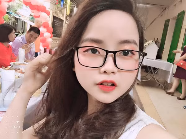 Mới đây trên MXH, hội chị em trán sân bay là những người gặp nhiều rắc rối vì chỉ cần lướt qua thôi cũng đủ để người đối diện trông thấy rồi.