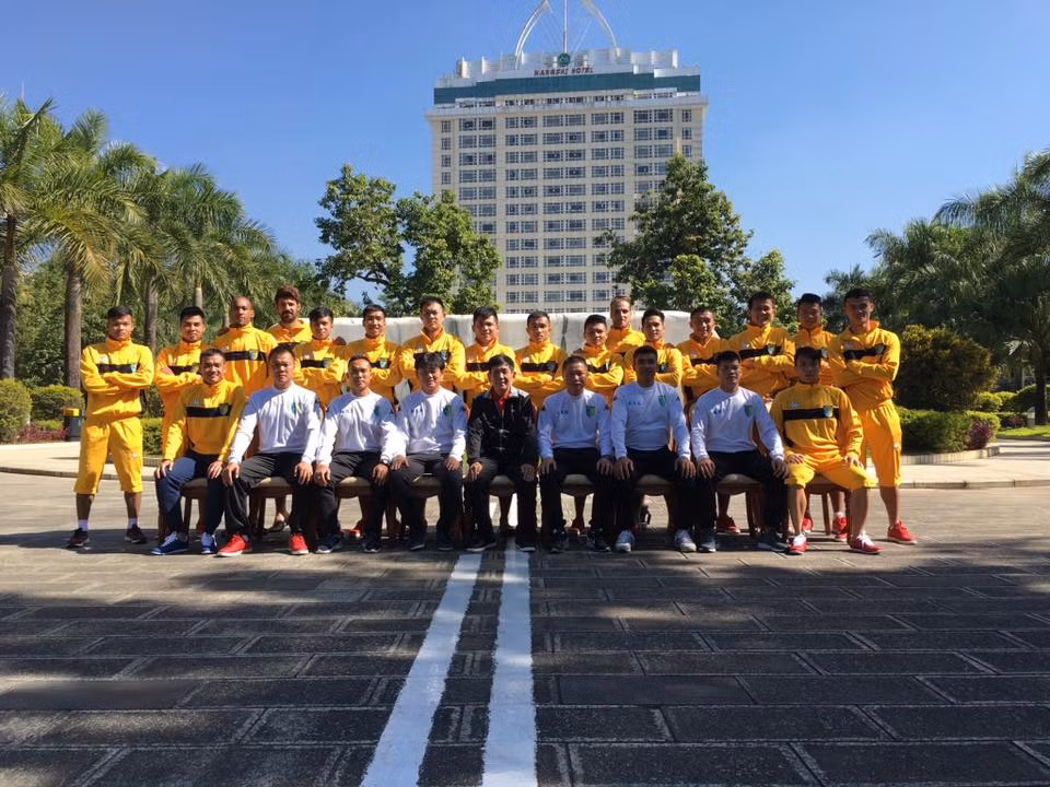 Hà Nội T&T phải đá giao hữu với những đội bóng dưới cơ mình rất nhiều tại giải Yunnan - ASEAN IFO Cup 2015 được tổ chức tại Vân Nam - Trung Quốc.