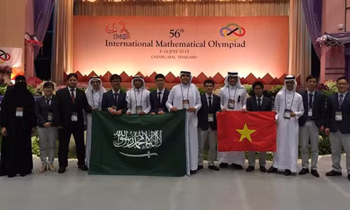 Đoàn học sinh Việt Nam tham dự kỳ thi Toán quốc tế lần thứ 56 tại Chiangmai, Thái Lan mới đây cũng xuất sắc đoạt 6 tấm huy chương, trong đó có hai huy chương vàng. Với kết quả này, Việt Nam xếp thứ 5 trên tổng số 106 đoàn tham dự.