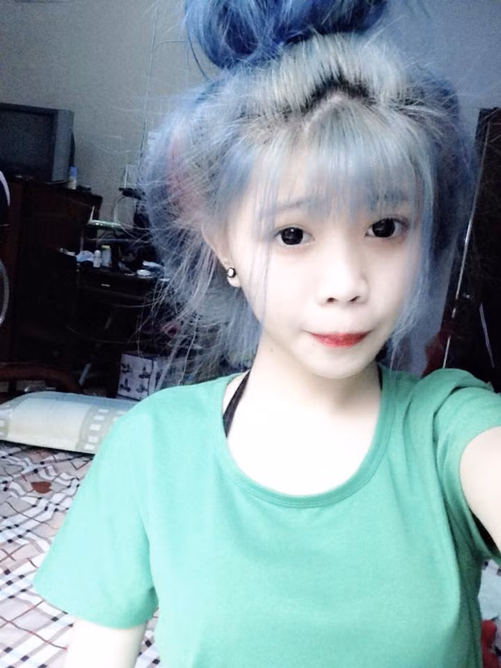 Thanh Hồng được biết đến khi là một thành viên của cộng đồng LGBT Việt Nam. Hiện tại người yêu của cô gái này cũng là một cô nàng cũng khá xinh đẹp có nickname Bi Trịnh.