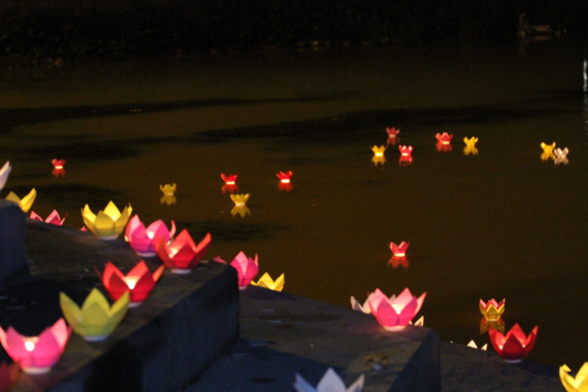 "Là một thanh niên sinh ra và lớn lên trên mảnh đất Quảng Trị, em cảm thấy vô cùng tự hào bởi đây là một vùng đất quan trọng không chỉ trong thời gian chiến tranh mà còn trong thời bình ngày nay. Cuối cùng, em xin gửi lời tri ân thành kính tới những Liệt sĩ - Thương binh đã chiến đấu hết mình vì nền độc lập tự do của Tổ quốc". Hà Anh chia sẻ thêm.