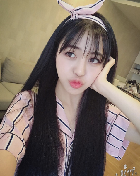 Sau khoảng thời gian gặp lùm xùm tình cảm với một số cái tên như Rocker Nguyễn, Trần Nghĩa (Mắt Biếc). Mới đây, Trang Anna chia sẻ hình ảnh hạnh phúc bên bạn trai mới.