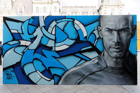Zidane - huyền thoại bóng đá lừng danh không chỉ của bóng đá Pháp mà còn của cả thế giới.