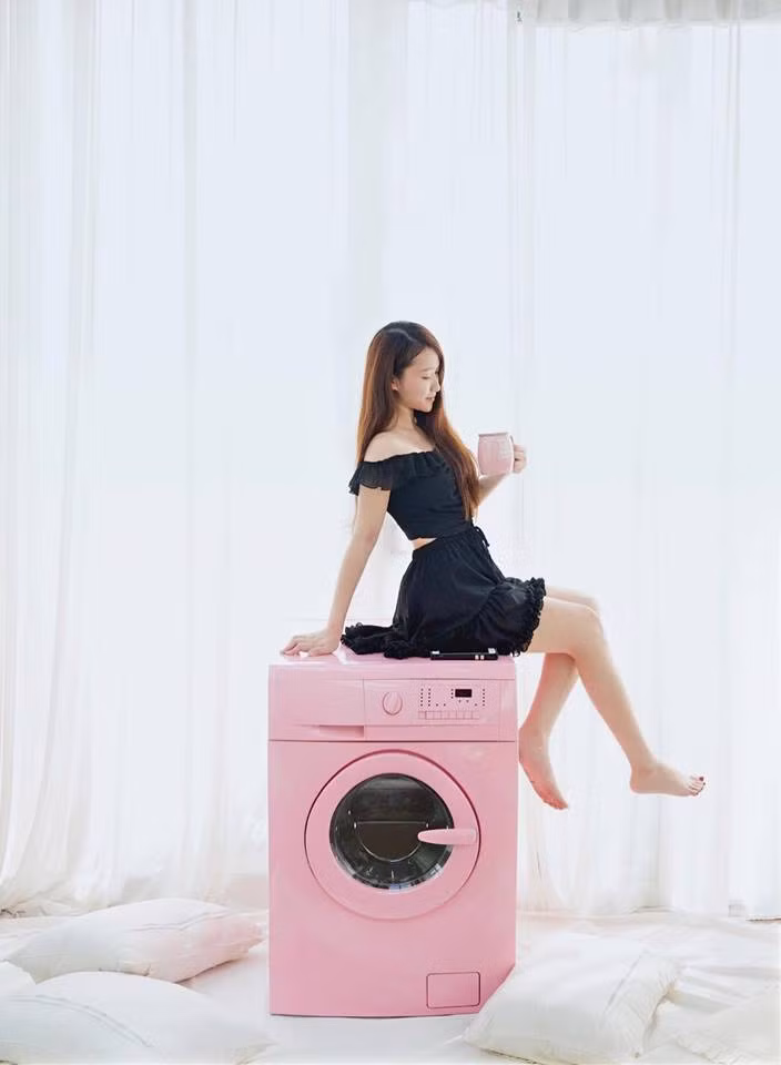 Nhắn nhủ với các bạn trẻ có đam mê với make up, Hoàng Giang nói: "Các bạn đừng ngại ngùng, hãy sống đúng với đam mê của mình. Điều gì chưa biết học và thực hành rồi sẽ biết".