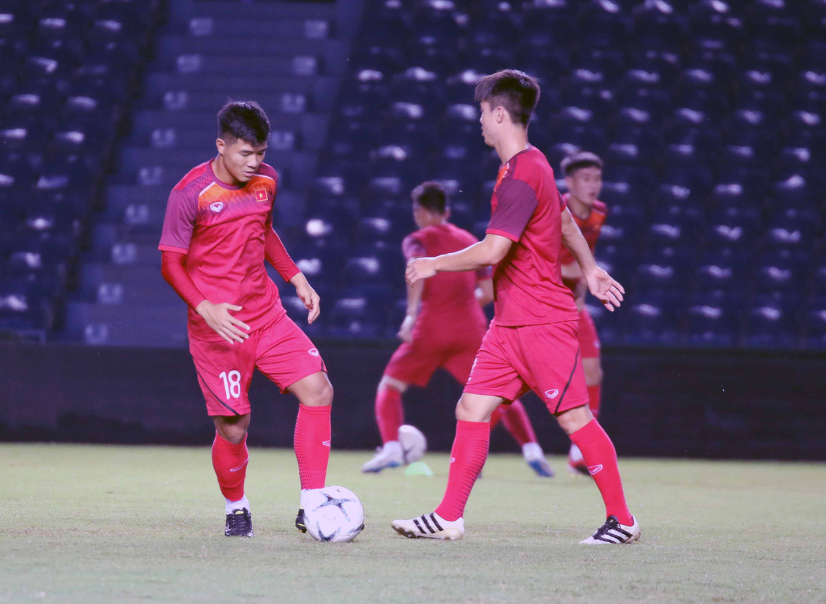 Theo chia sẻ của thành viên BHL, đây cũng là buổi tập rất quan trọng về đấu pháp và lựa chọn nhân sự đối với ĐTQG Việt Nam.