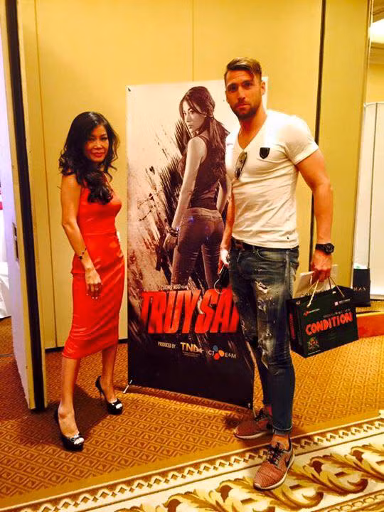 Trong thời gian vừa qua, Marko Simic còn được giới truyền thông Việt nhắc đến khi thường xuyên xuất hiện bên một nữ doanh nhân khá uy quyền tại Việt Nam là Valecia Trần.