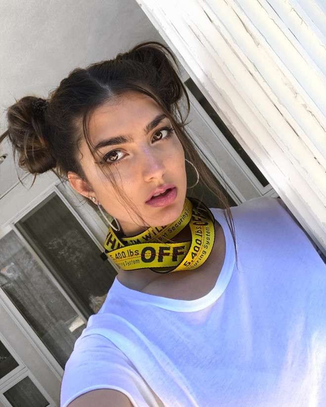 Làm việc với tất cả niềm đam mê và sự hứng thú, sáng tạo, những video của Rachel được đánh giá cao. Cùng những nội dung quen thuộc mà hàng trăm nghìn người khác đã thực hiện, cô luôn nhìn thấy những góc mới, hay ho hơn.