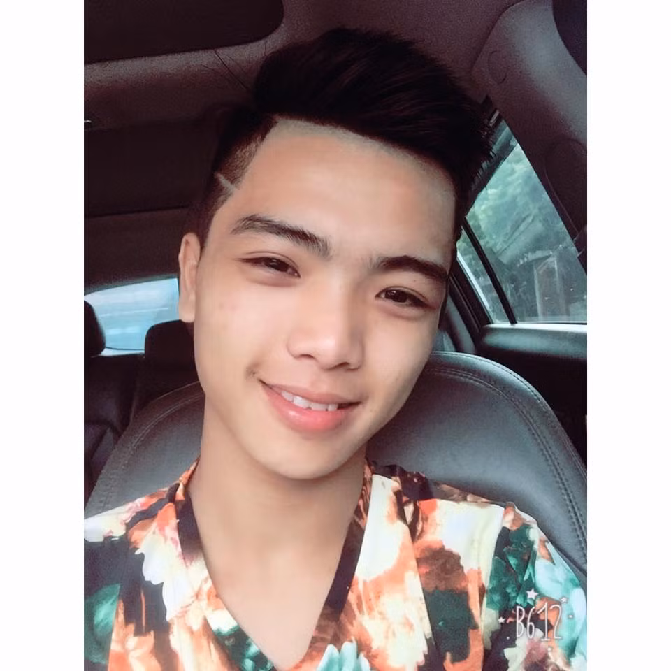 Theo chia sẻ của nhiều người, rất có thể nhóm thanh niên này muốn tìm sự nổi tiếng nên đã có hành động "lạy ông tôi ở bụi này". Nickname Hoàng Thúy có viết: "Chắc nhóm thanh niên này muốn sau khi ra trại có cơ hội làm ăn lương thiện với nghề streamer nên đã cố tình livestream để tạo tiền đề".