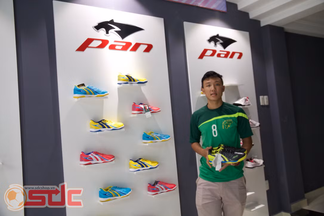 Lần đầu tiên được tham dự đấu trường World Cup, lại là cái tên trẻ nhất của đội, nhưng chính việc được rèn luyện từ sân cỏ đến sân futsal, đặc biệt được chơi bóng ở CLB futsal nổi tiếng nhất Việt Nam như Thái Sơn Nam đã giúp Minh Trí không cảm thấy bỡ ngỡ trước một sự kiện lịch sử như thế.