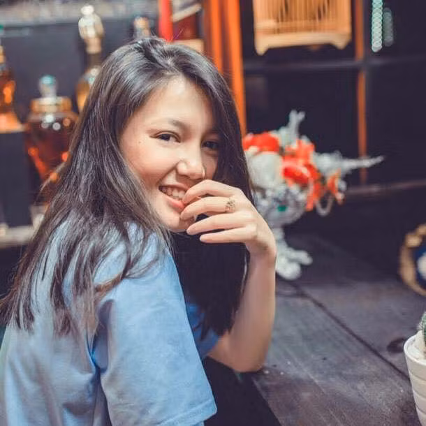 Tuy nhiên, có một điều khá đặc biệt là dù rất yêu ca hát nhưng Thùy Vy lại thú nhận là mình hơi sợ đứng trước đám đông, vì vậy cô bạn chỉ thường hát cho vui cùng bạn bè chứ ít khi tham gia biểu diễn.