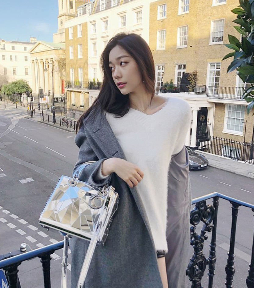 Cùng ngắm nhìn nhan sắc của ái nữ 18 tuổi Trung Quốc gây mê dân mạng bằng chiều cao khủng