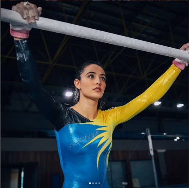 VĐV TDDC Malaysia có vẻ đẹp nữ thần được nhắc đến tại lễ khai mạc SEA Games vừa qua là Farah Ann Abdul Hadi, sinh năm 1994. Cô được yêu mến bởi vẻ ngoài xinh đẹp, với chiều cao lý tưởng 1m7, dáng người thon gọn và gương mặt như ưa nhìn.