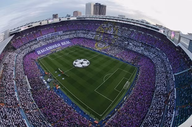 Trước đó, bên trong sân Bernabeu gần như không còn một chỗ trống trước trận bán kết lượt về.