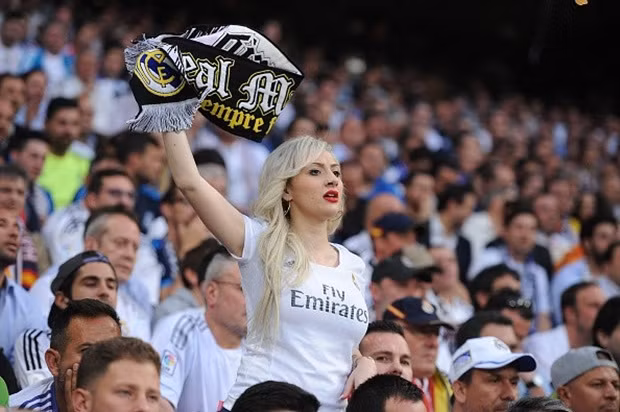 Sau hai lượt trận, Real Madrid vượt qua Manchester City với tỉ số chung cuộc 1-0 để giành vé chơi trận chung kết Champions League ngày 29/5 trên sân San Siro (Milan). Đối thủ của thầy trò Zinedine Zidane là Atletico Madrid, đội bóng đã vượt qua Bayern nhờ luật bàn thắng sân khách sau khi hòa 2-2.