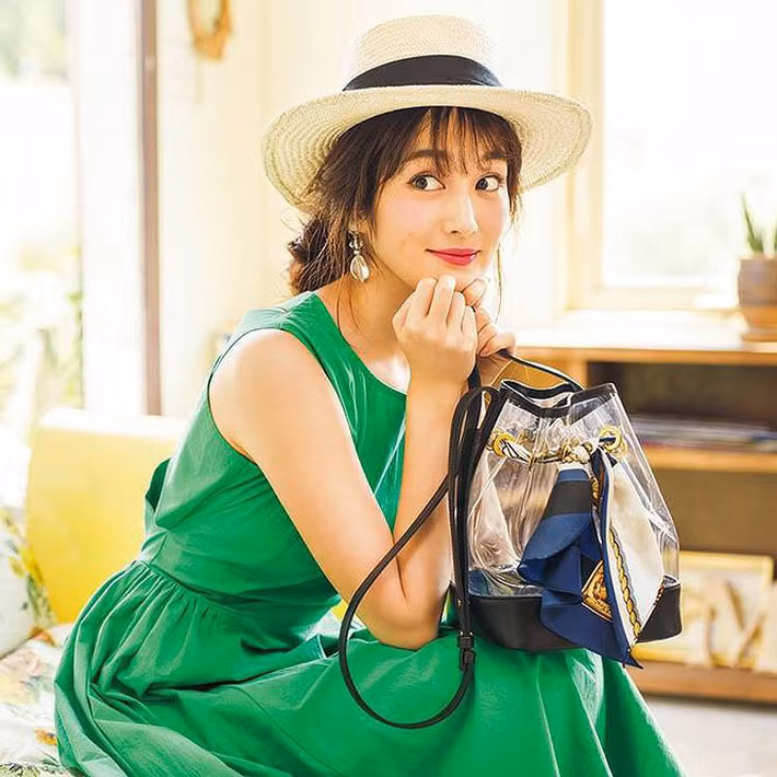 Năm 2012, phim Like Someone In Love do Rin đóng chính được đề cử giải Cành Cọ Vàng tại Liên hoan phim Cannes.